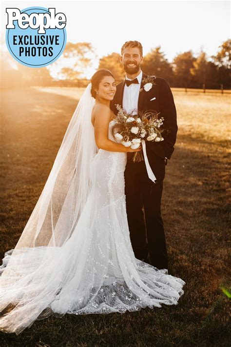 Emily Weisband Marries Dylan Toscano: See the Wedding Photos