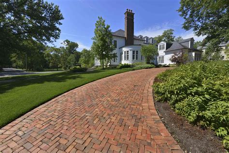 Learn the Pros and Cons of Clay Brick Pavers - TrendRadars