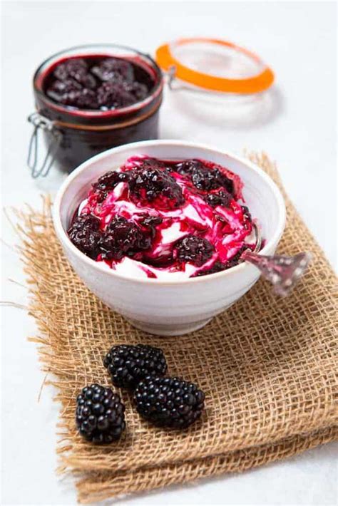 Slow Cooked Overnight Oats With Berry Compote