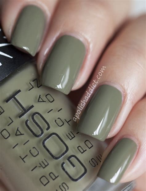 Pin by 👑Queen on N A I L S | Olive nails, Green nails, Green nail polish