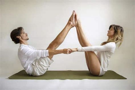 5 Couples Yoga Poses For Beginners - Meditation Magazine