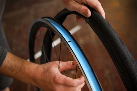 Clincher vs Tubular Tires: Main Differences Between Wheels