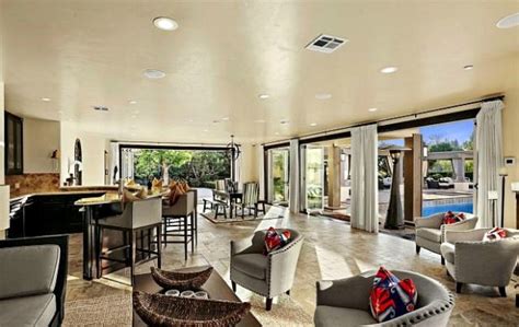 Hot homes: Ex-NFL star Tony Gonzalez sells Huntington Beach house for $6.3 million – Orange ...