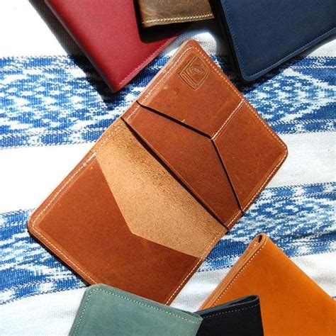 Handmade Leather Passport Wallet with Personalization | Gadgetsin