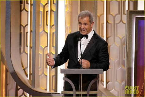 Mel Gibson & Ricky Gervais at Golden Globes 2016 - Full Video: Photo ...