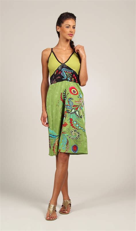 Spring green dress. http://www.allersimplement.com/ | Green floral dress, Dresses, Floral dress