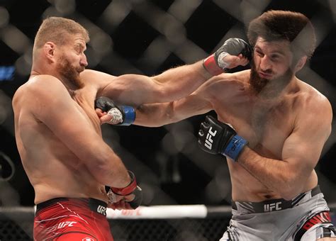 UFC 282: Jan Blachowicz, Magomed Ankalaev fight to draw