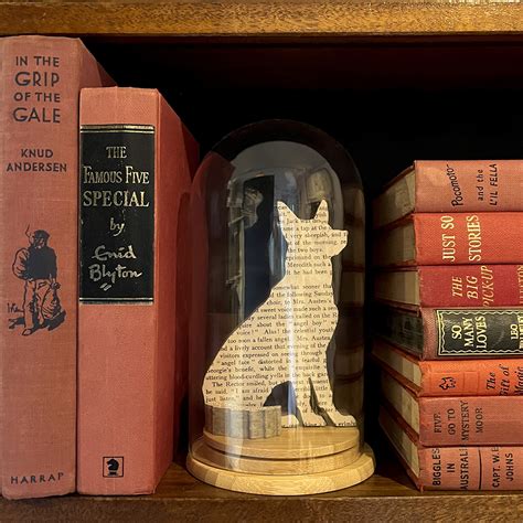 Vintage Book Sculptures Archives - foolhouse