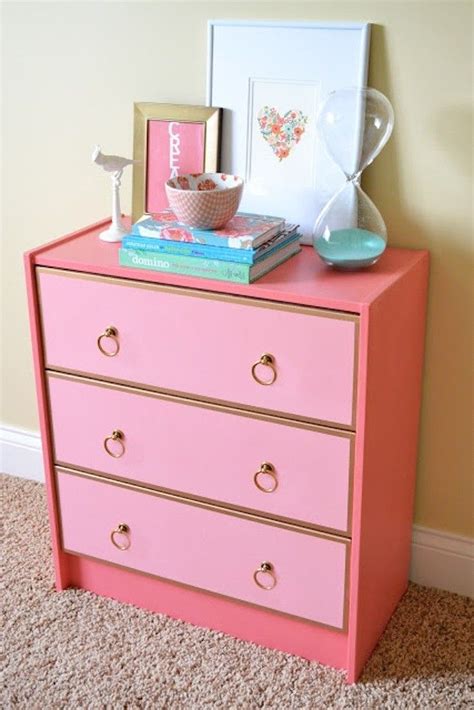 Give a plain dresser a makeover with shades of pink + gold. Ikea Malm, Ikea Rast Hack, Easy Ikea ...