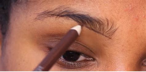 Step By Step Tutorial To Get Sharp Eyebrows Without Threading