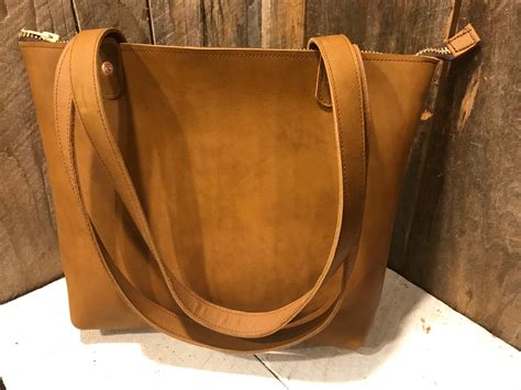 Leather Totes Handbags | semashow.com