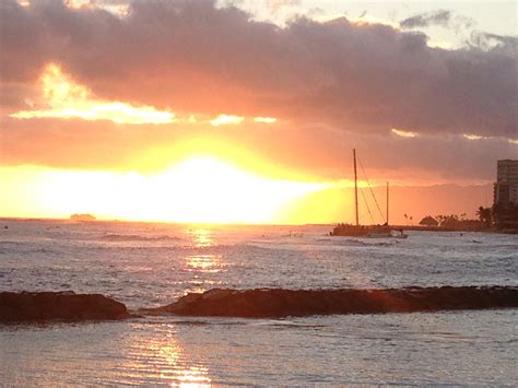 Waikiki beach sunset | Waikiki beach, Beautiful nature, Beach sunset