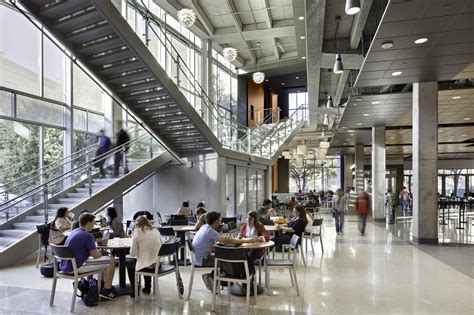 Galería de Centro de Estudiantes / Overland Partners + WTW Architects - 9