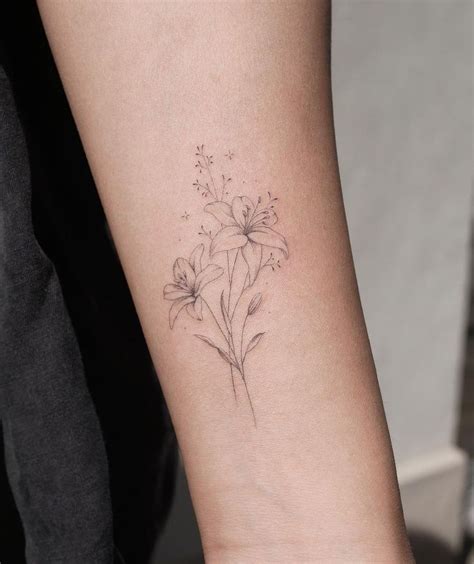 K e y a on Instagram: “magical lily 🌖🌗🌑 ” Easter Lily Tattoo, Lilly ...