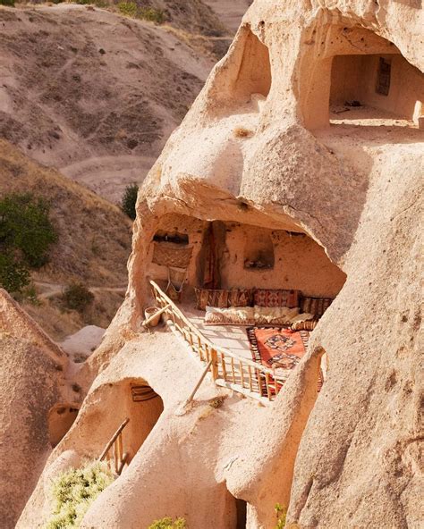 List 90+ Pictures Uçhisar Rock Houses In The Cappadocia Region Of Turkey Updated