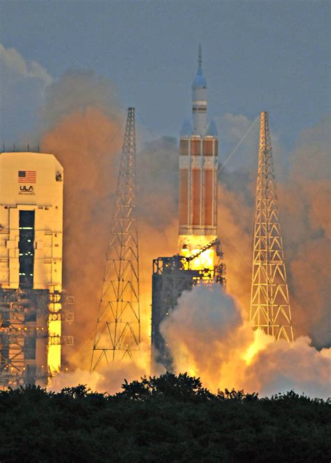 NASA launches unmanned Orion spacecraft - CBS News