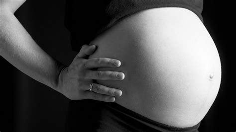 Can you predict a baby’s sex from the size of the bump? - BBC Future