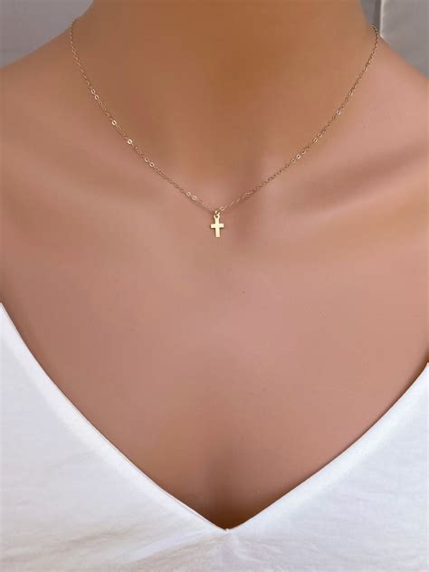 Solid Gold Necklace And Pendant at Deloris Snyder blog