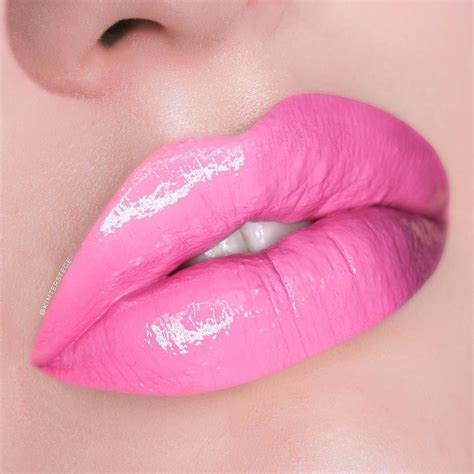 Sani2a27 #pinklipsgloss (With images) | Light pink lips, Pink lipstick makeup, Lipstick makeup