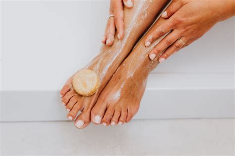 Wash Your Feet Before Bed? (here's why you should) – PhysioTru