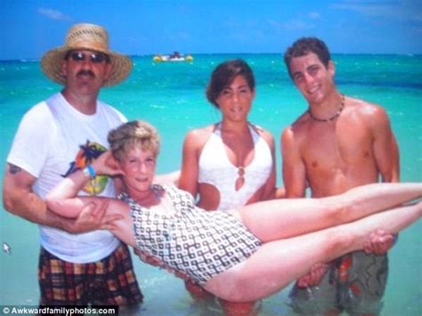 Awkward family vacation photos - CafeMom