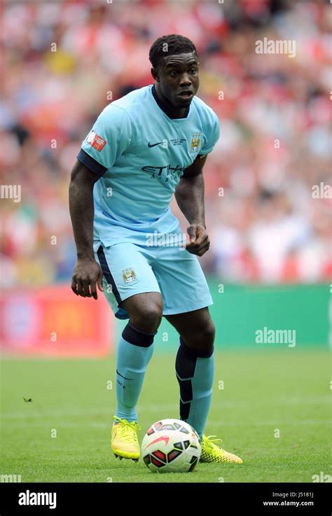 MICAH RICHARDS MANCHESTER CITY FC MANCHESTER CITY FC WEMBLEY STADIUM ...