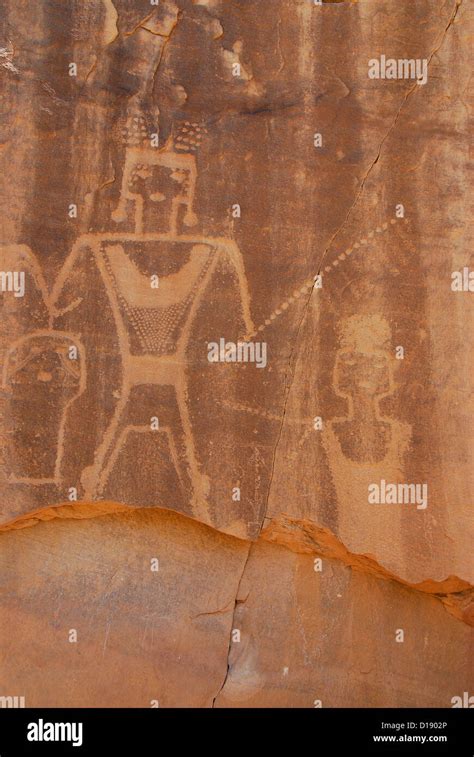 Native American rock art on a cliff in Northern Utah Stock Photo - Alamy