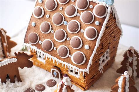 15 Gingerbread House Ideas