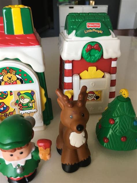 Fisher Price Little People Christmas Village Toy Set for Sale in San Diego, CA - OfferUp