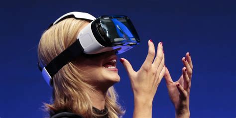 Samsung Launches New Virtual Reality Headset With Gear VR | HuffPost