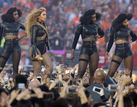 Beyonce had backing dancers | Super Bowl 50 in pictures | Pictures ...