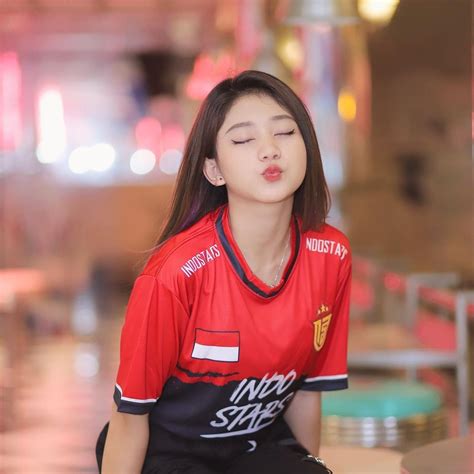 Indonesian Girl Only - Gamer
