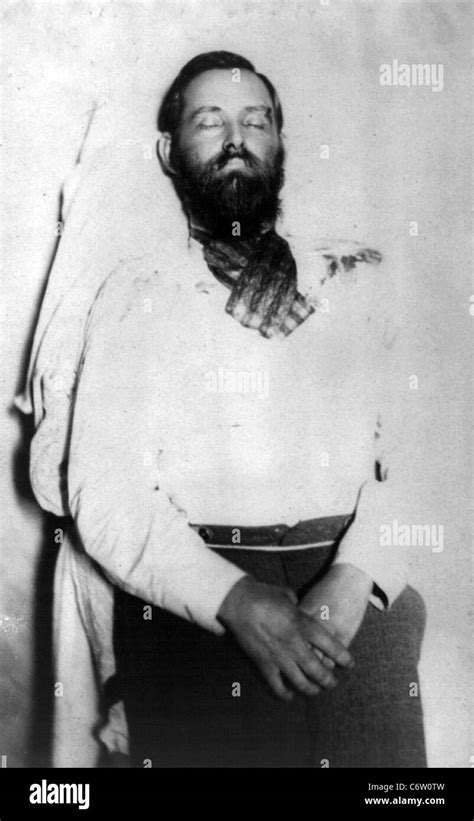 JESSE JAMES (1847-1882) Corpse of the US outlaw, gang leader and robber ...