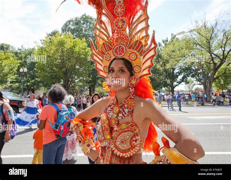Female Brazilian Carnival Samba dancer in traditional costume - USA Stock Photo - Alamy