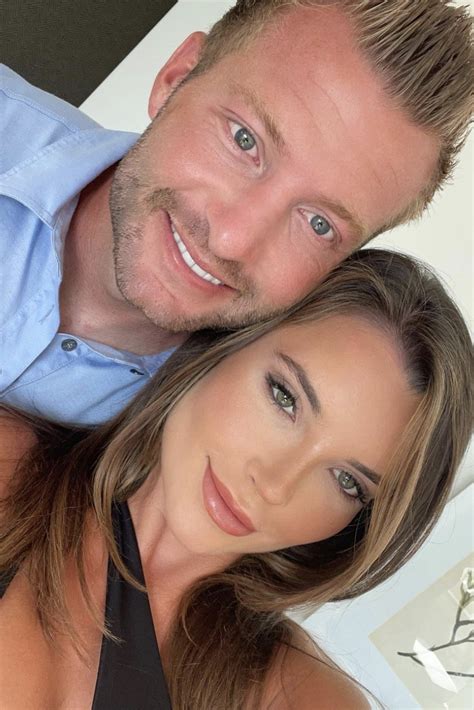 Rams' Sean McVay cozies up to wife Veronika Khomyn in new pics