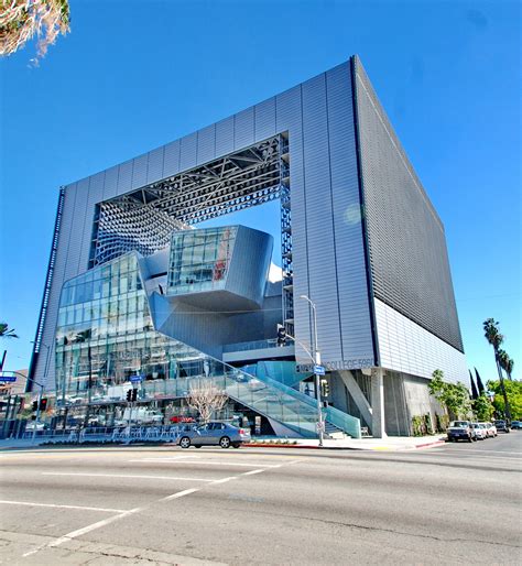 Thom Mayne -Morphosis: Emerson College Los Angeles – Architecture for Non Majors