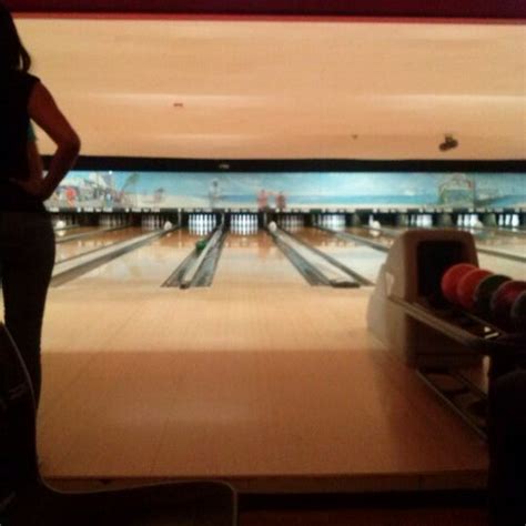 Pinz Bowling Center - 12655 Ventura Blvd - Studio City