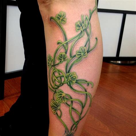 18++ Stunning 4 leaf clover tattoo black and white image HD