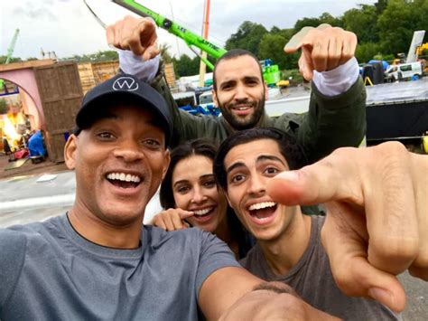 Will Smith posts first cast photo from Aladdin set - TODAY