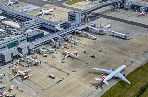 Long-haul departures drive Gatwick Airport skyward – Enrico Vieira Machado