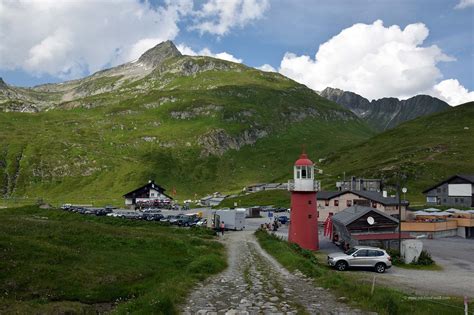 Leuchtturm auf dem Oberalppass | Die Weltenbummler