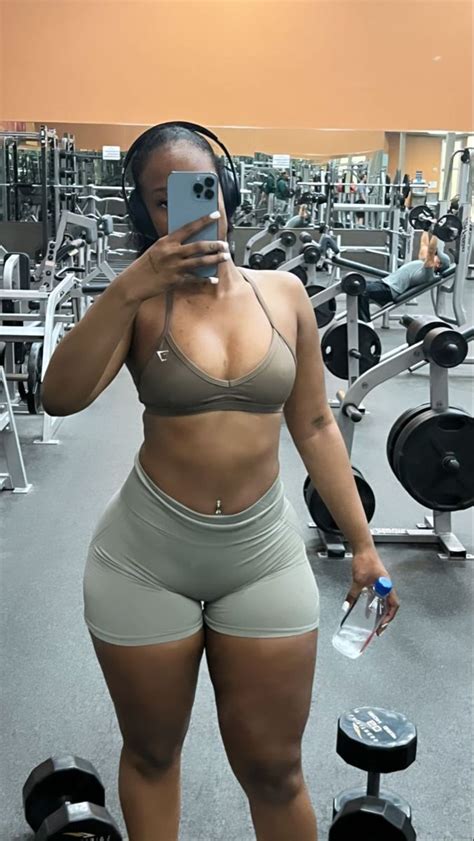 𝚙𝚛𝚊𝚍𝚊𝚏𝚎𝚗𝚝𝚢 ️ | Body goals curvy, Slim thick body, Fitness inspiration body