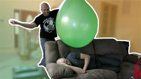 AWESOME GIANT BALLOON PRANK - HOW TO PRANKS - YouTube