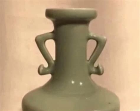 Disappointed Vase GIF - Disappointed Vase - Discover & Share GIFs