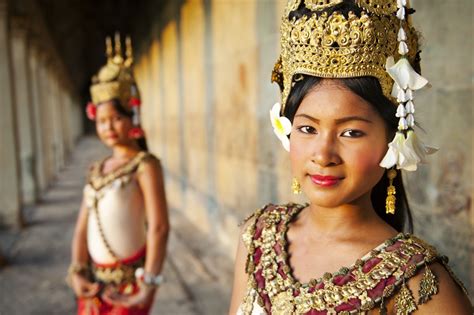 Apsara-dance-at-Angkor-Wat-Temple2 - Luxe Voyage Asia