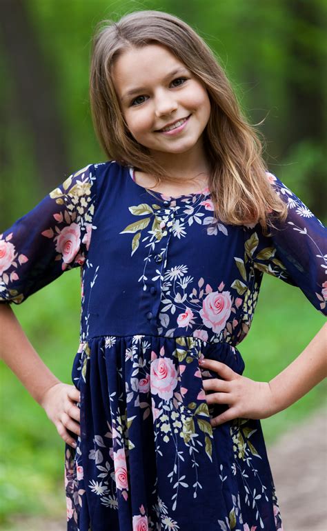 Photo of a cute 12-year-old girl photographed in May 2015, picture 9