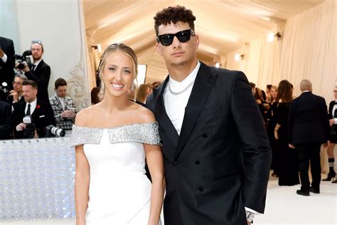 Patrick Mahomes Honors Wife Brittany's SI Swimsuit Cover with Private ...