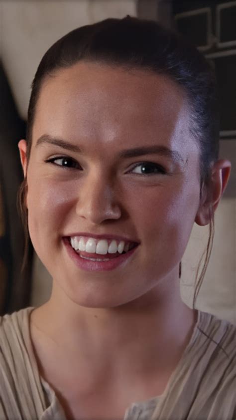 Too Cute : r/DaisyRidley