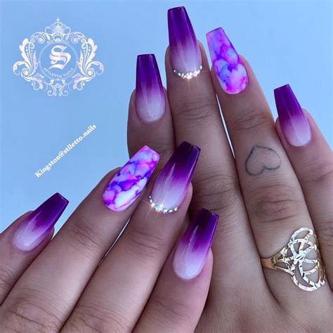 You see blue or purple?🤔🤔🤔 #dariennails #claws #gelnailsdesign #nailporn #nailsdid #edmontonnail ...