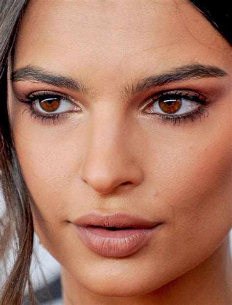 celebritycloseup | Emily ratajkowski makeup, Emily ratajkowski, Makeup looks